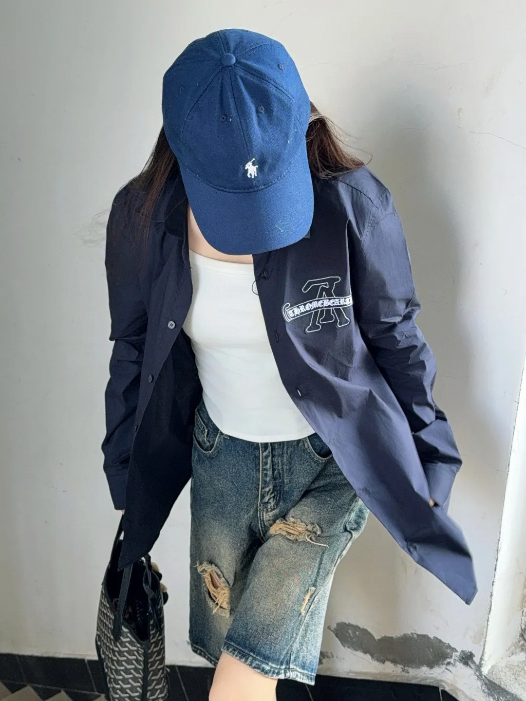 Louis Vuitton/ logo